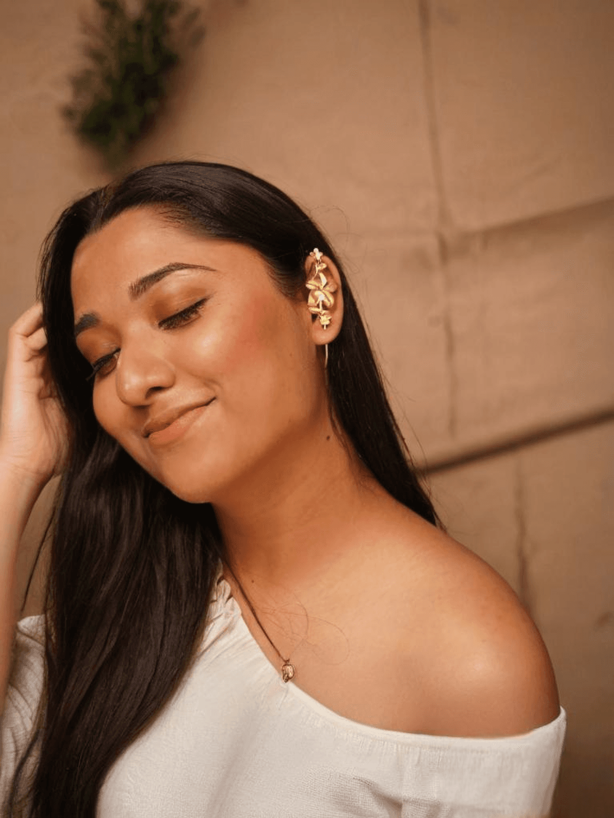 Roseate Earpin