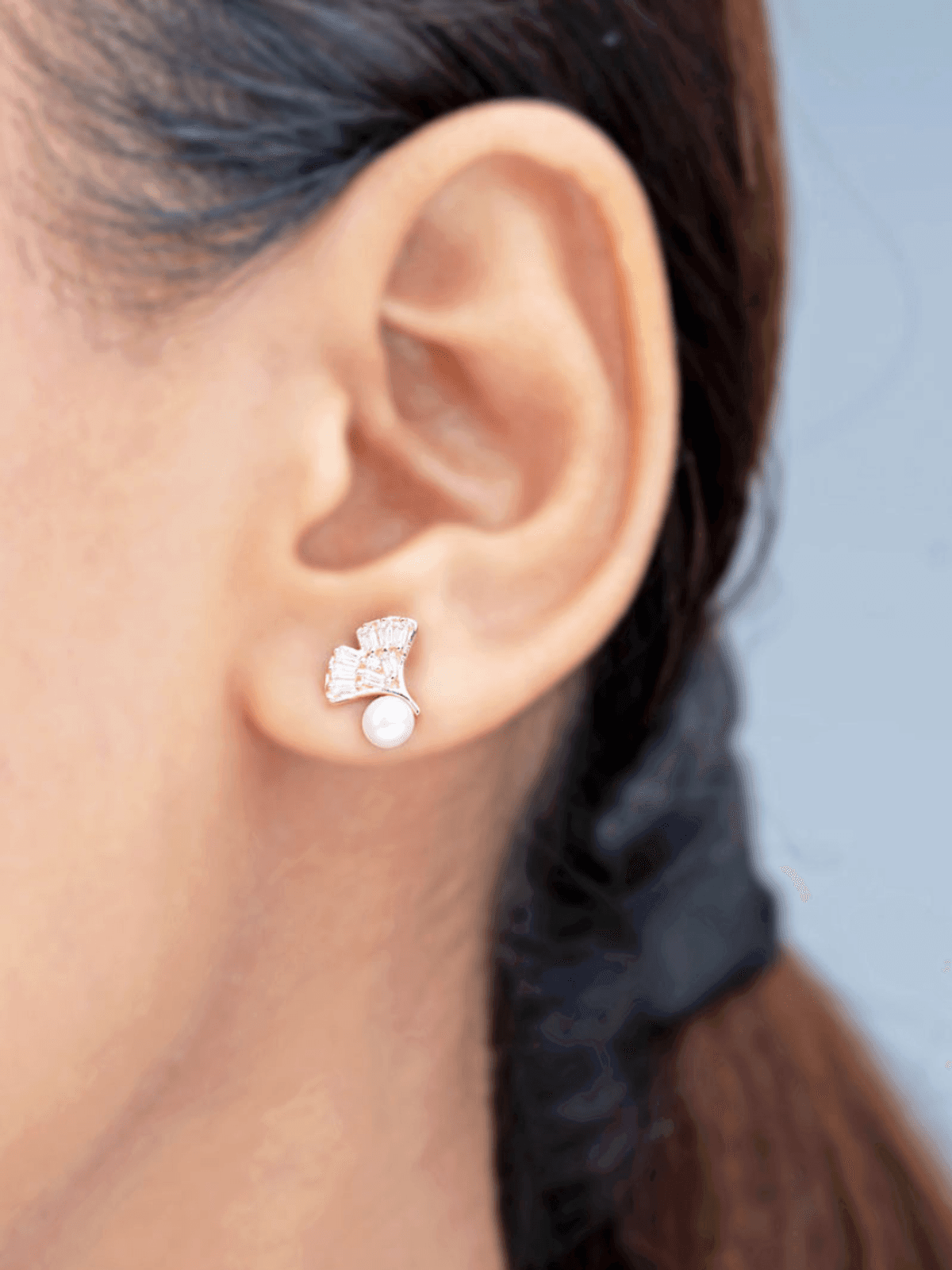 Fan Pearl Stud Earrings