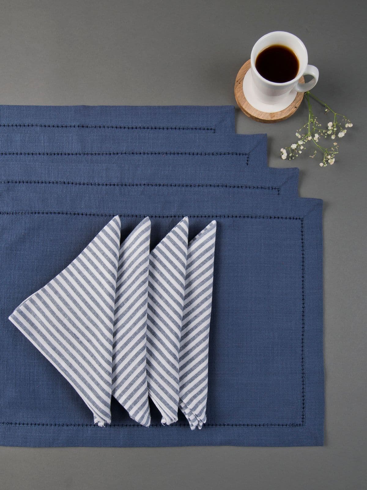 Navy Noveau Placemat and Napkin set - 4pcs each