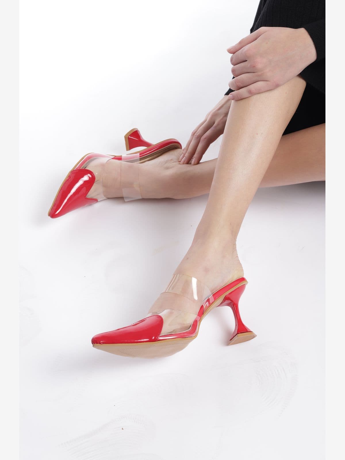 AMOR RED - HEART TOED HEELS