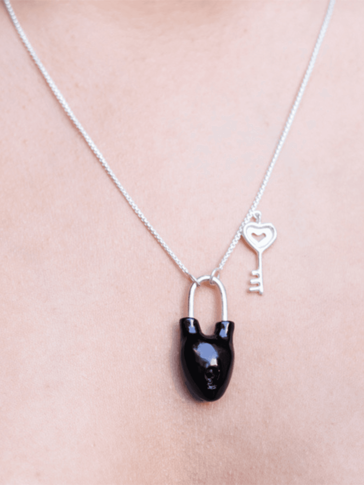 HEART LOCK AND KEY - BLACK PENDANT