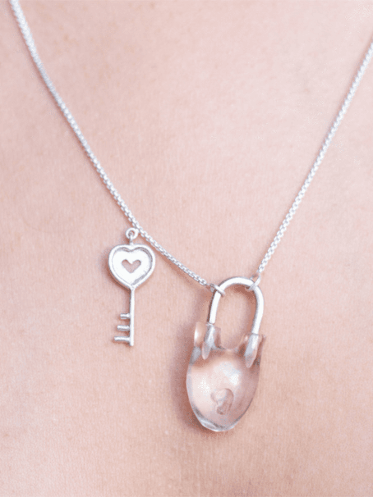 HEART LOCK AND KEY - WHITE PENDANT