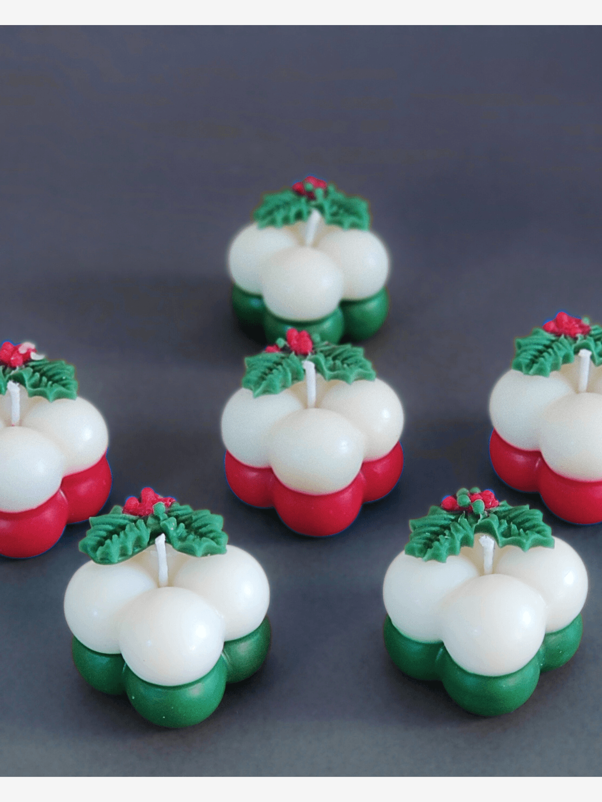 Christmas Small Bubble Candle, Dual Colour Soy Wax with Mistletoe Detailing, Winter Vanilla