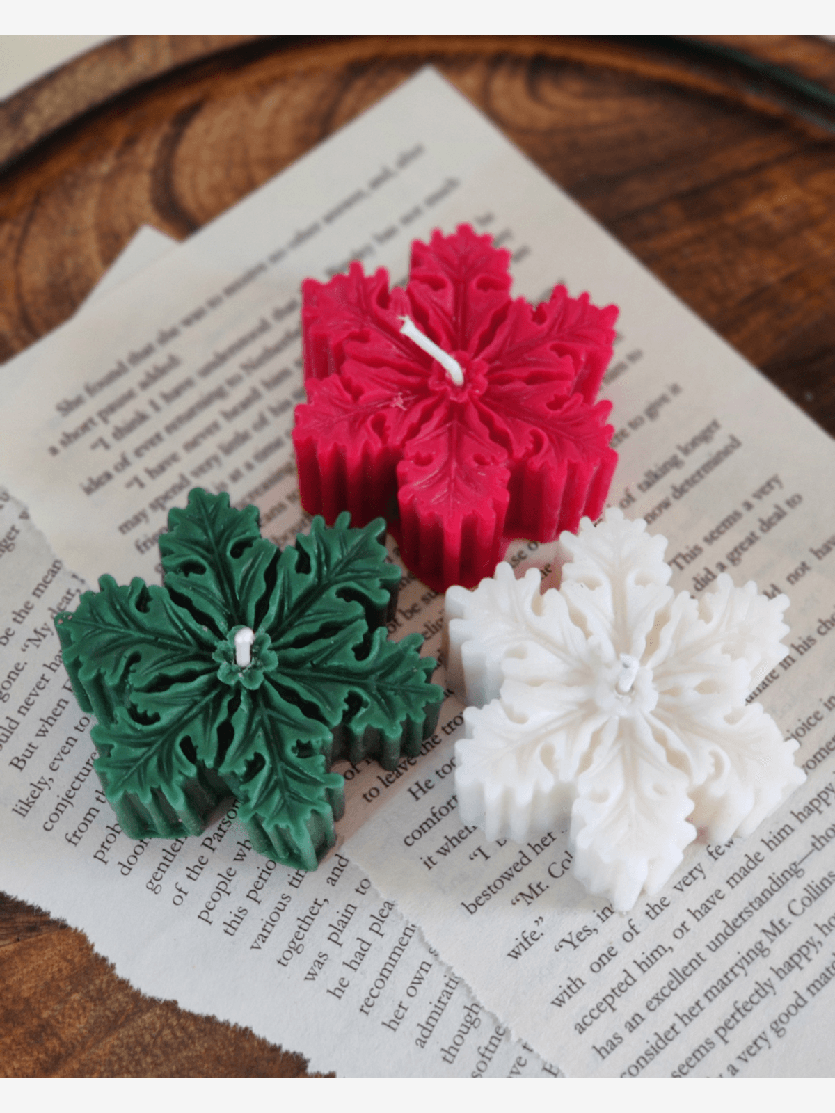 Soy Wax Snowflake Candle and Ornament, Hand-Poured Christmas Gift, Perfect Stocking Stuffer