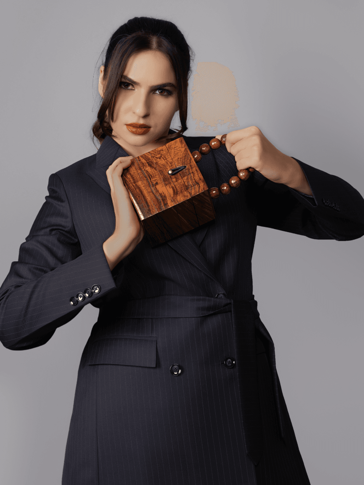 Chic cube wooden bag with beaded wooden handle