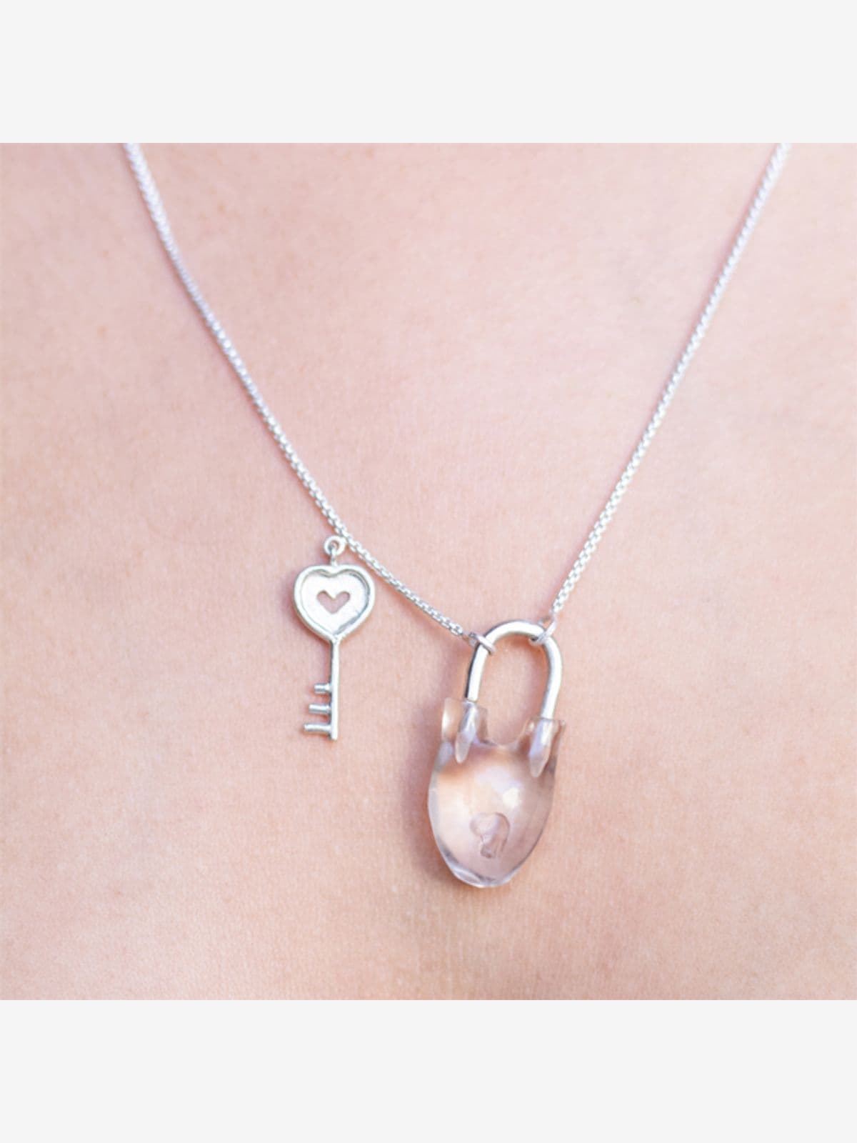 HEART LOCK AND KEY - WHITE PENDANT HEART LOCK AND KEY - WHITE PENDANT