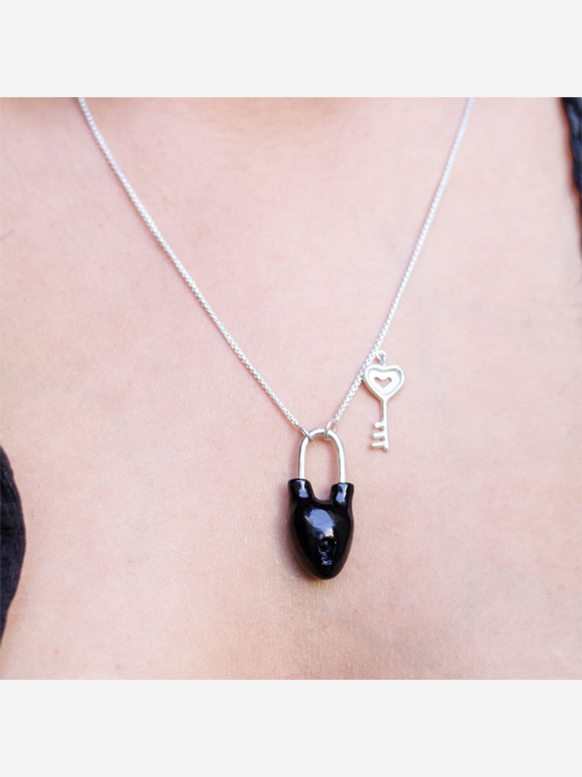 HEART LOCK AND KEY - BLACK PENDANT HEART LOCK AND KEY - BLACK PENDANT