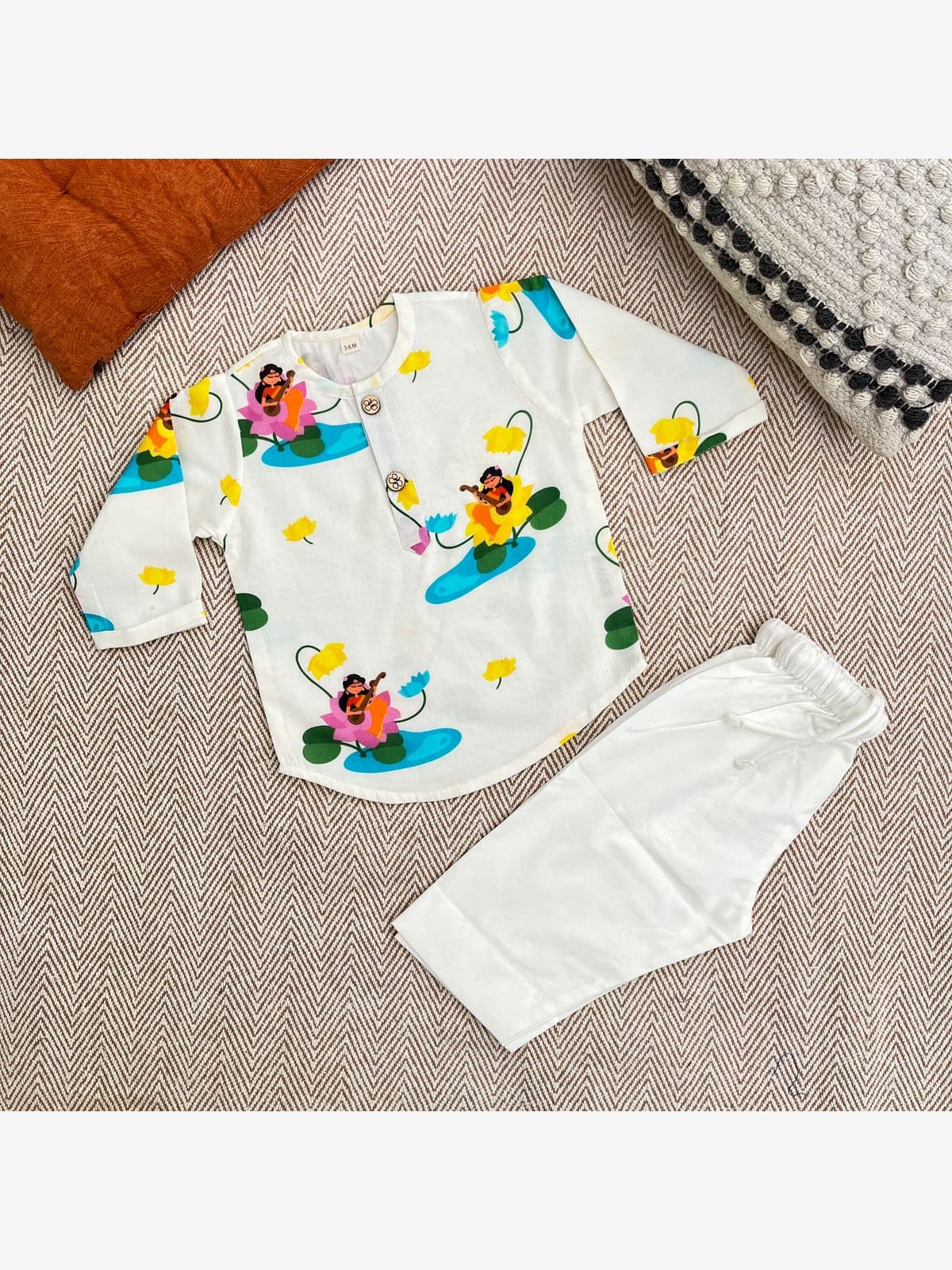 Organic Cotton Unisex Goddess Saraswati Kurta Set Organic Cotton Unisex Goddess Saraswati Kurta Set