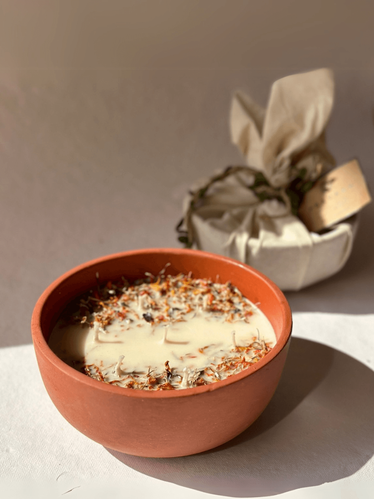 Oud and Amber Candle Oud and Amber Candle