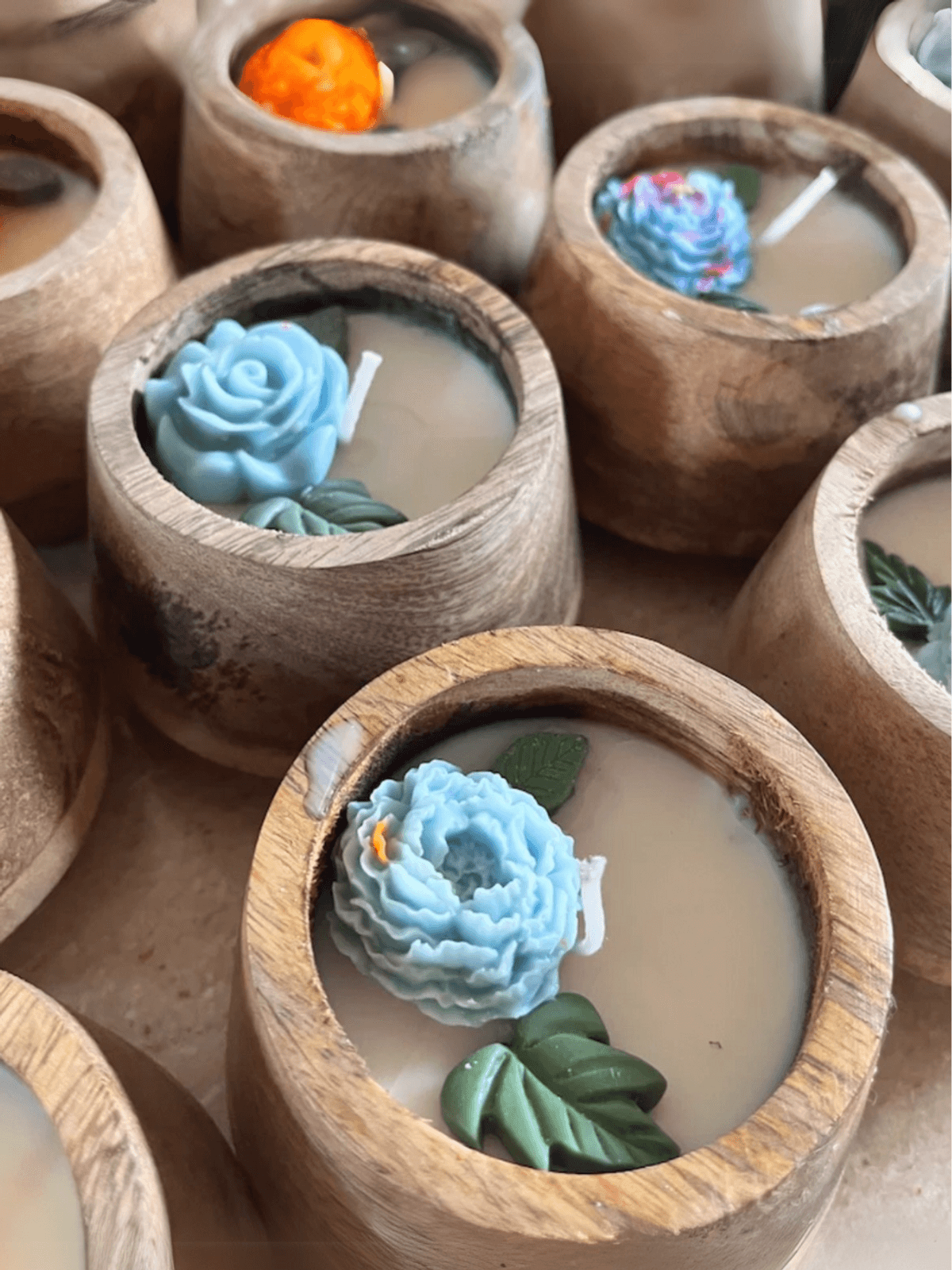 Hand-poured Soy Candles in Natural Wood - Set of 2 Blue - Aqua Hand-poured Soy Candles in Natural Wood - Set of 2 Blue - Aqua