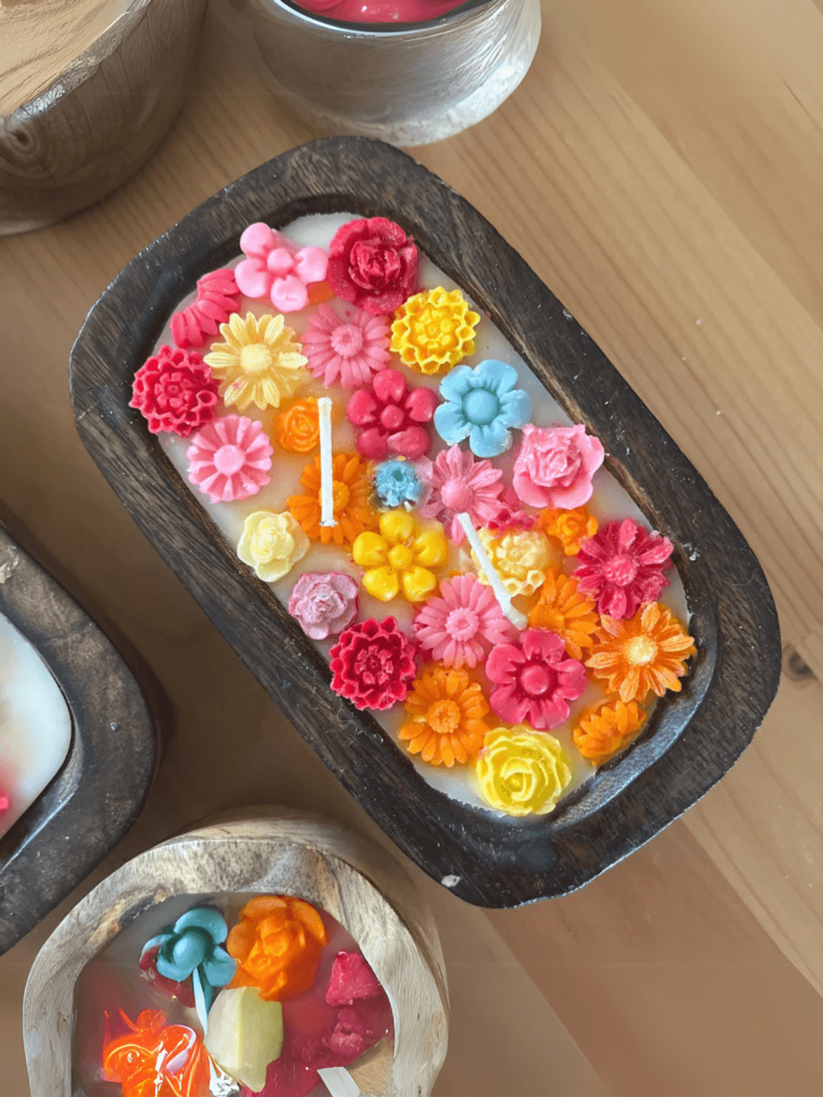 Floral Soy Candles in Wooden Bowl - Jasmine/ Rose/ Oud / Aqua - Garden of flowers - Lily/Oudh Floral Soy Candles in Wooden Bowl - Jasmine/ Rose/ Oud / Aqua - Garden of flowers - Lily/Oudh