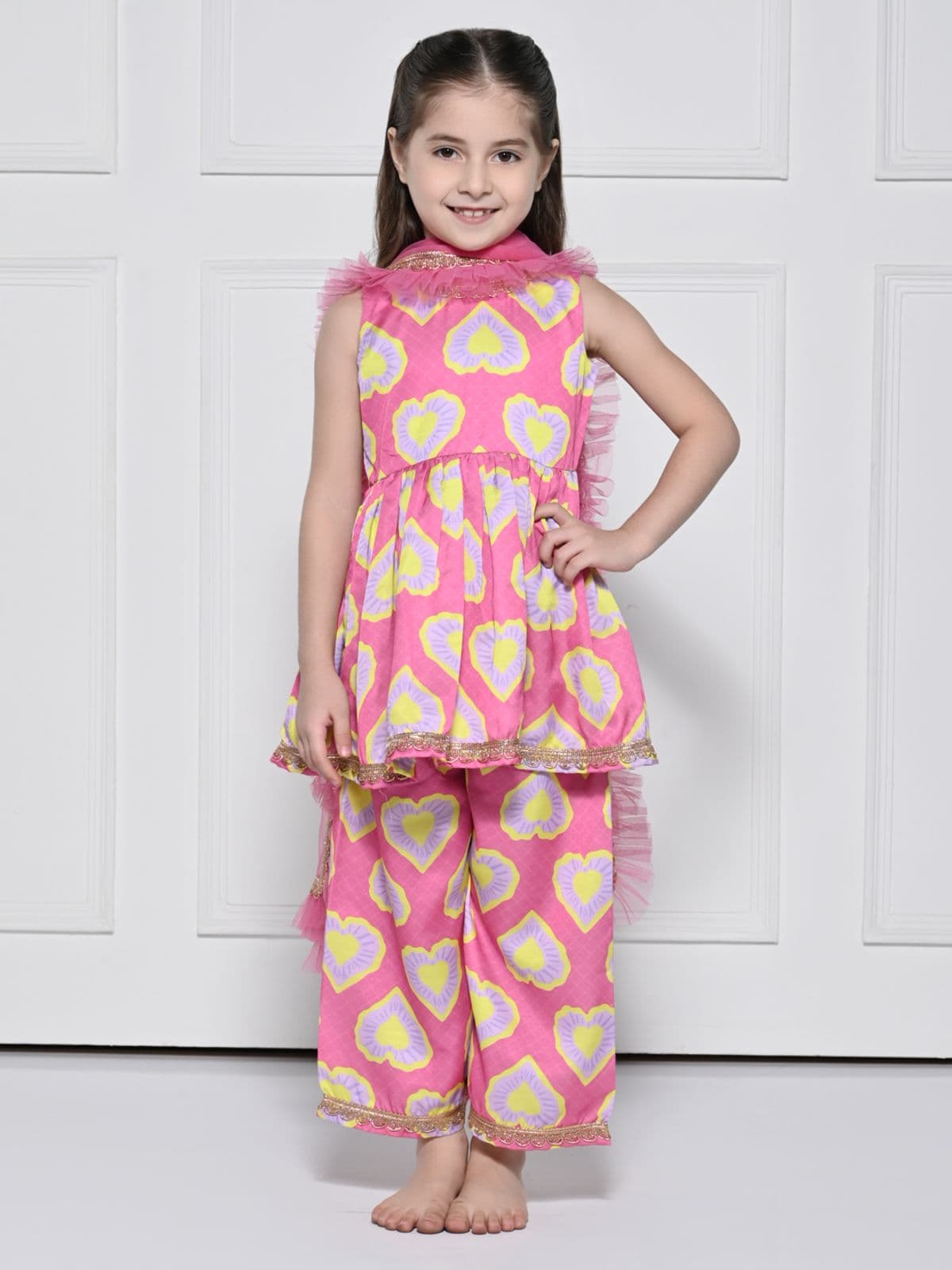 HEART ME PINK, A SLEEVELESS SUIT FOR GIRLS HEART ME PINK, A SLEEVELESS SUIT FOR GIRLS